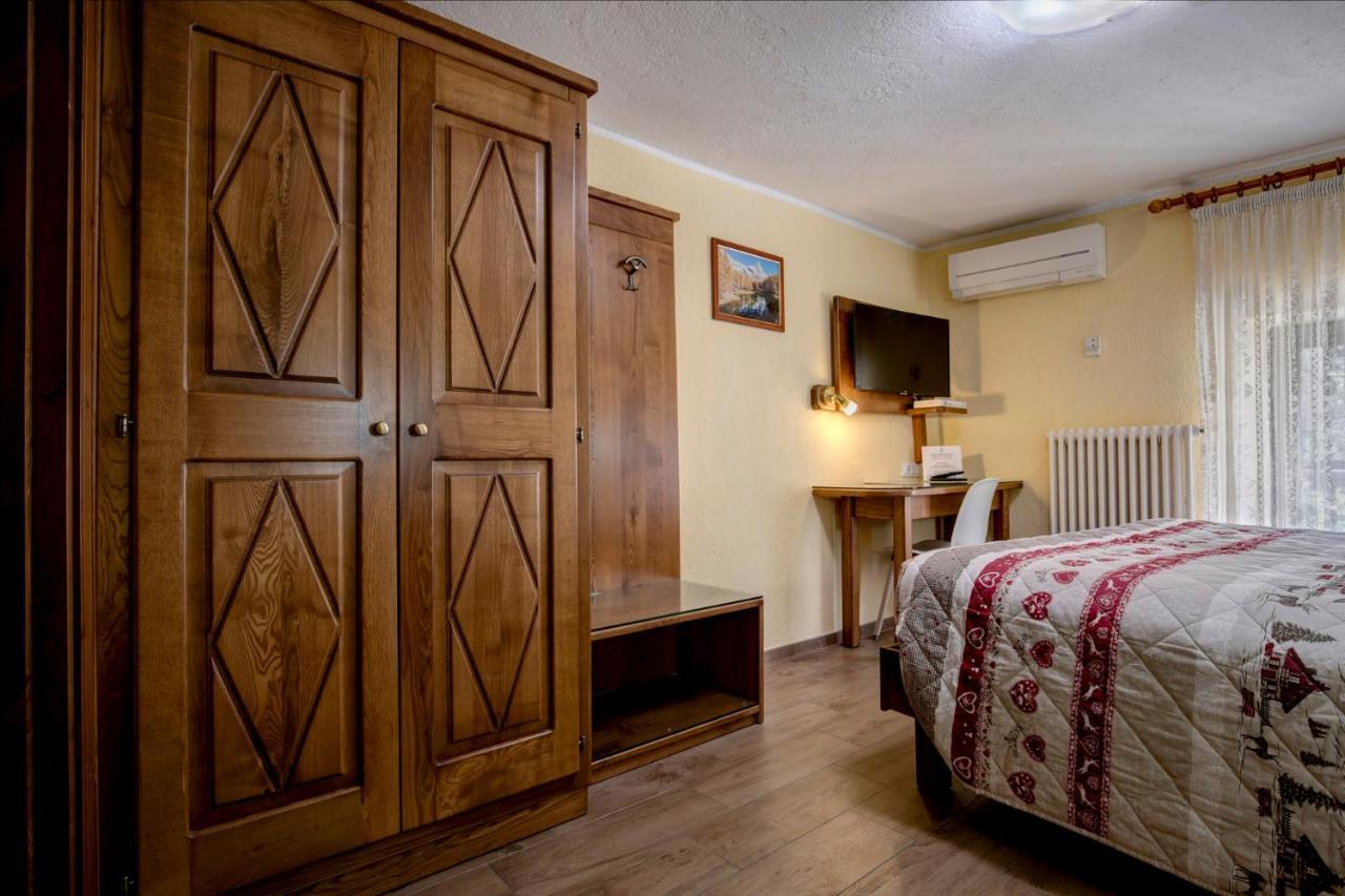 Hotel Cecchin Аоста Екстериор снимка