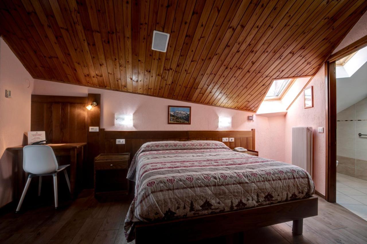 Hotel Cecchin Аоста Екстериор снимка